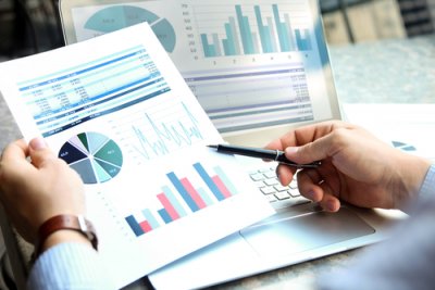 5 Reasons to Become a Financial Analyst - Master of Finance Degrees